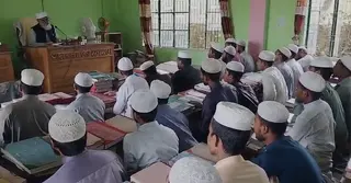 উপদেষ্টার দায়িত্ব শেষে ক্লাসরুমে ফিরলেন খালিদ হোসেন